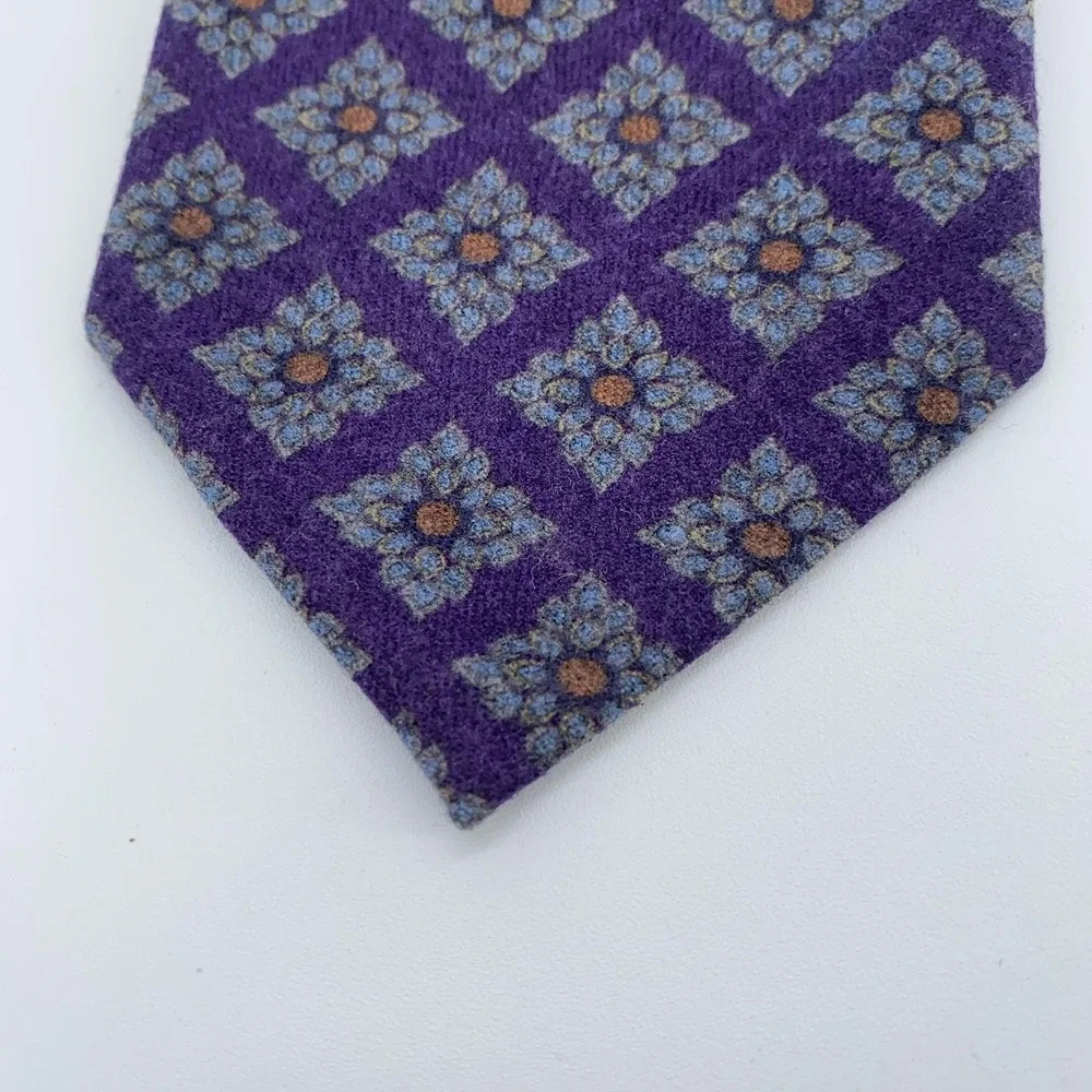 Eton tie measures